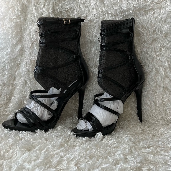 Steve Madden Heels Black - Picture 2 of 3